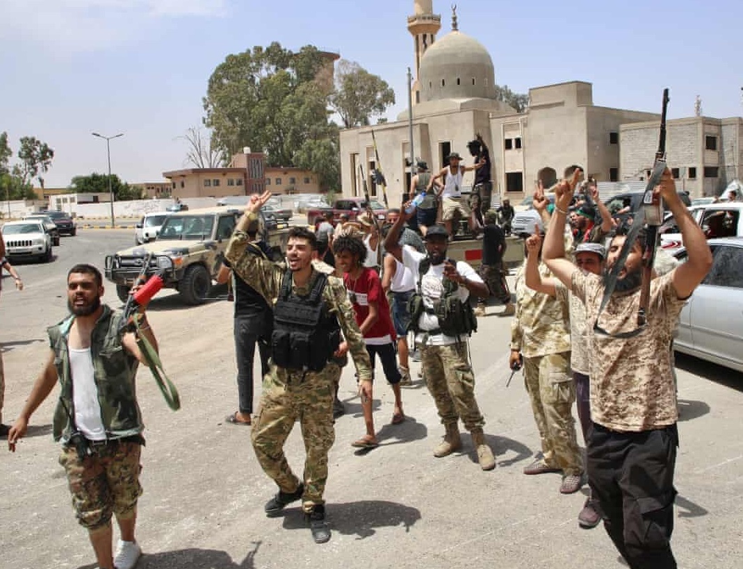 В Триполи начались бои