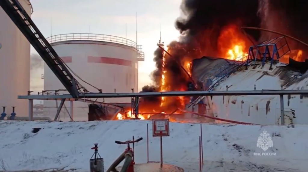Взрыв нефтяного резервуара