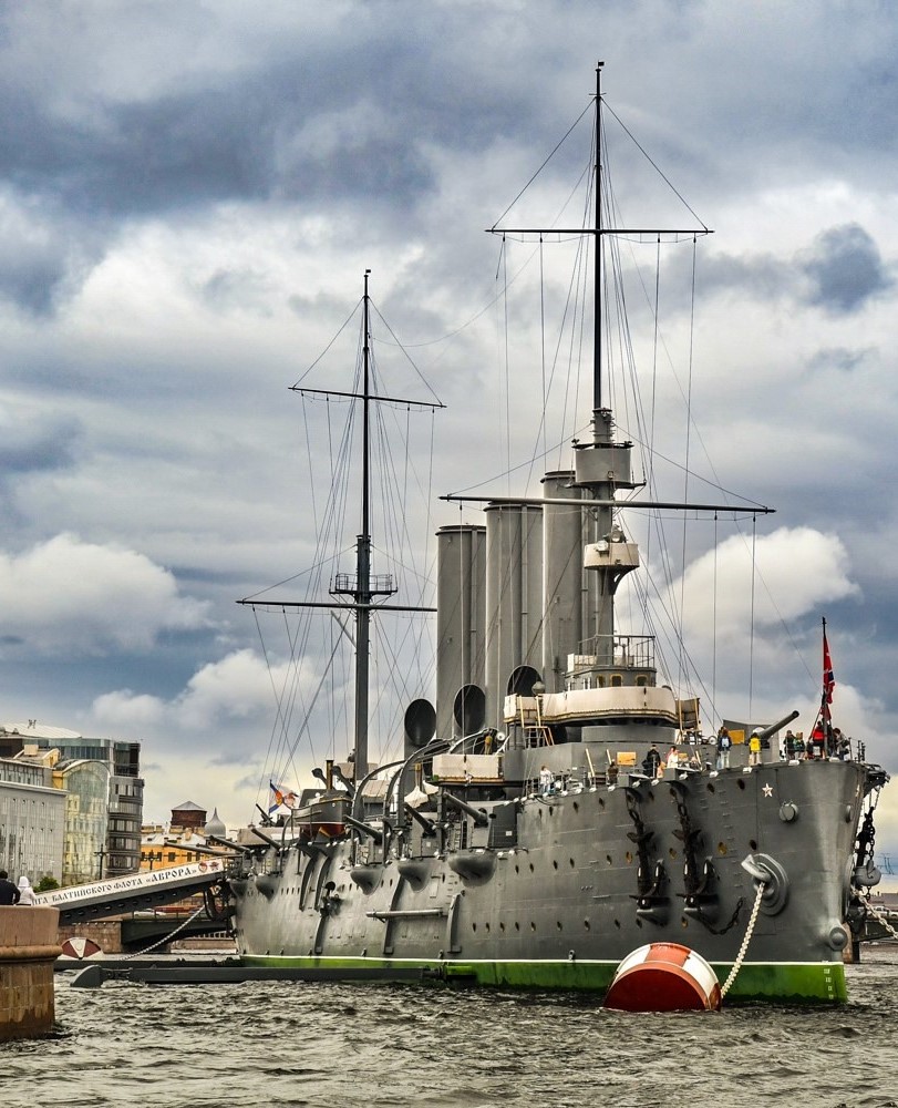 Залп «Авроры» возвестил  рождение Страны Советов