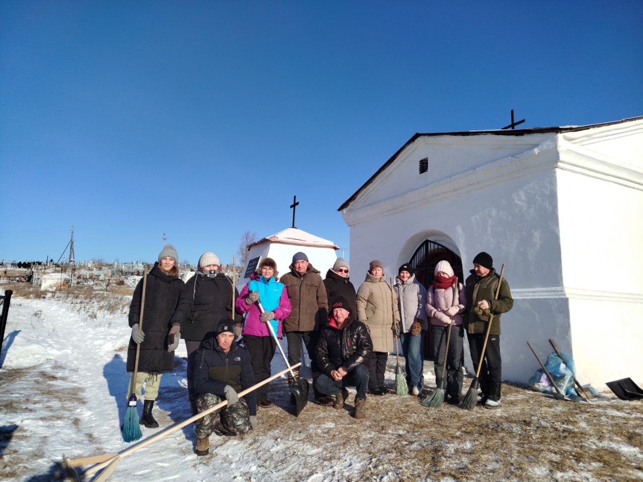 Коммунисты привели в порядок Некрополь декабристов