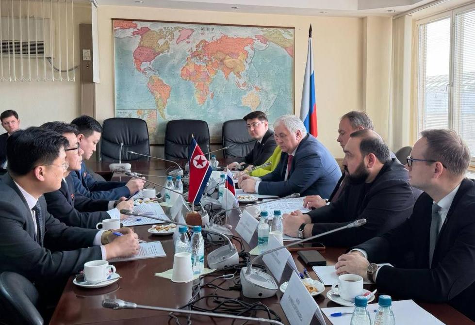 Крепить дружбу между народами