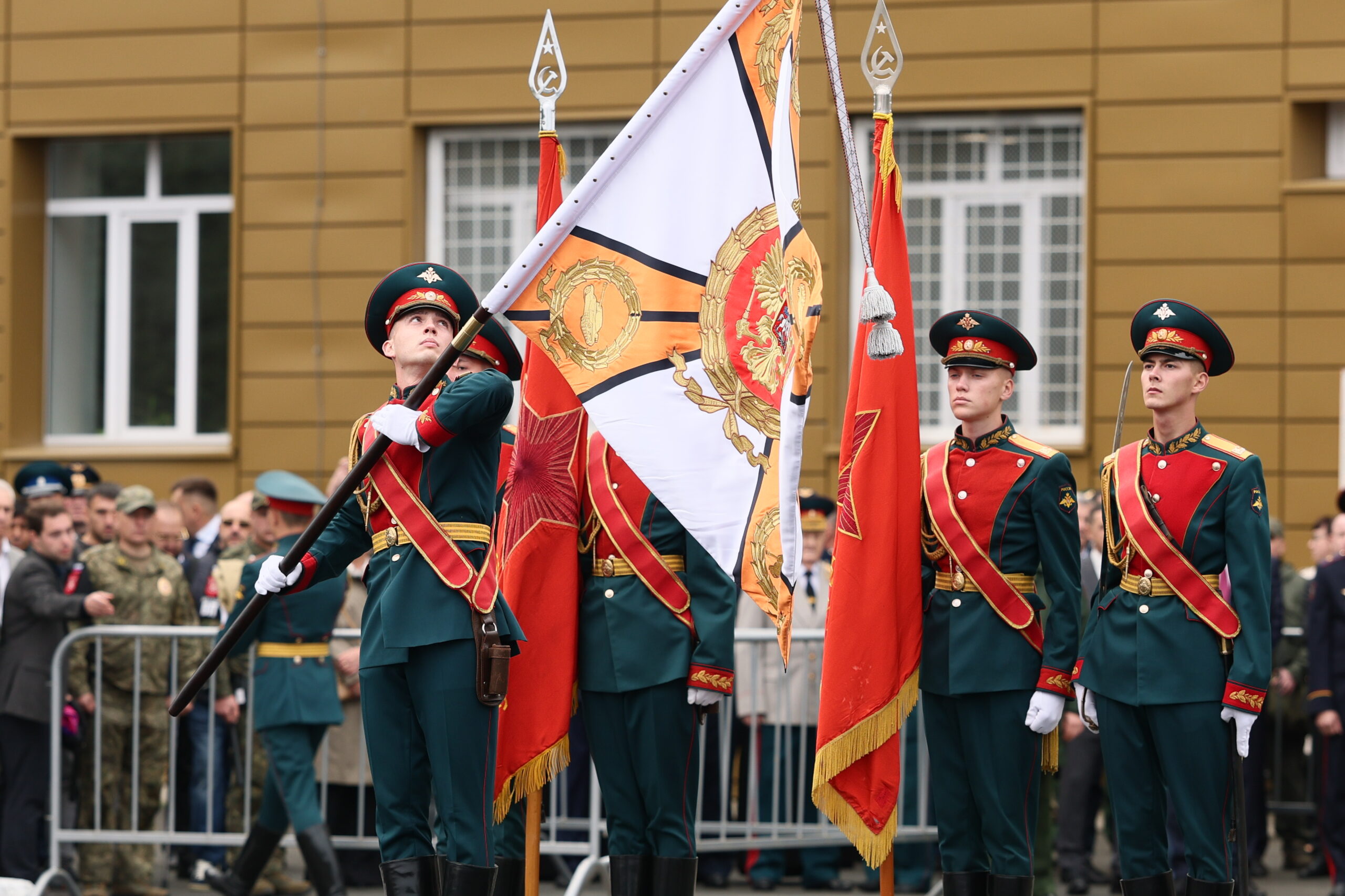 Возрождение советских традиций